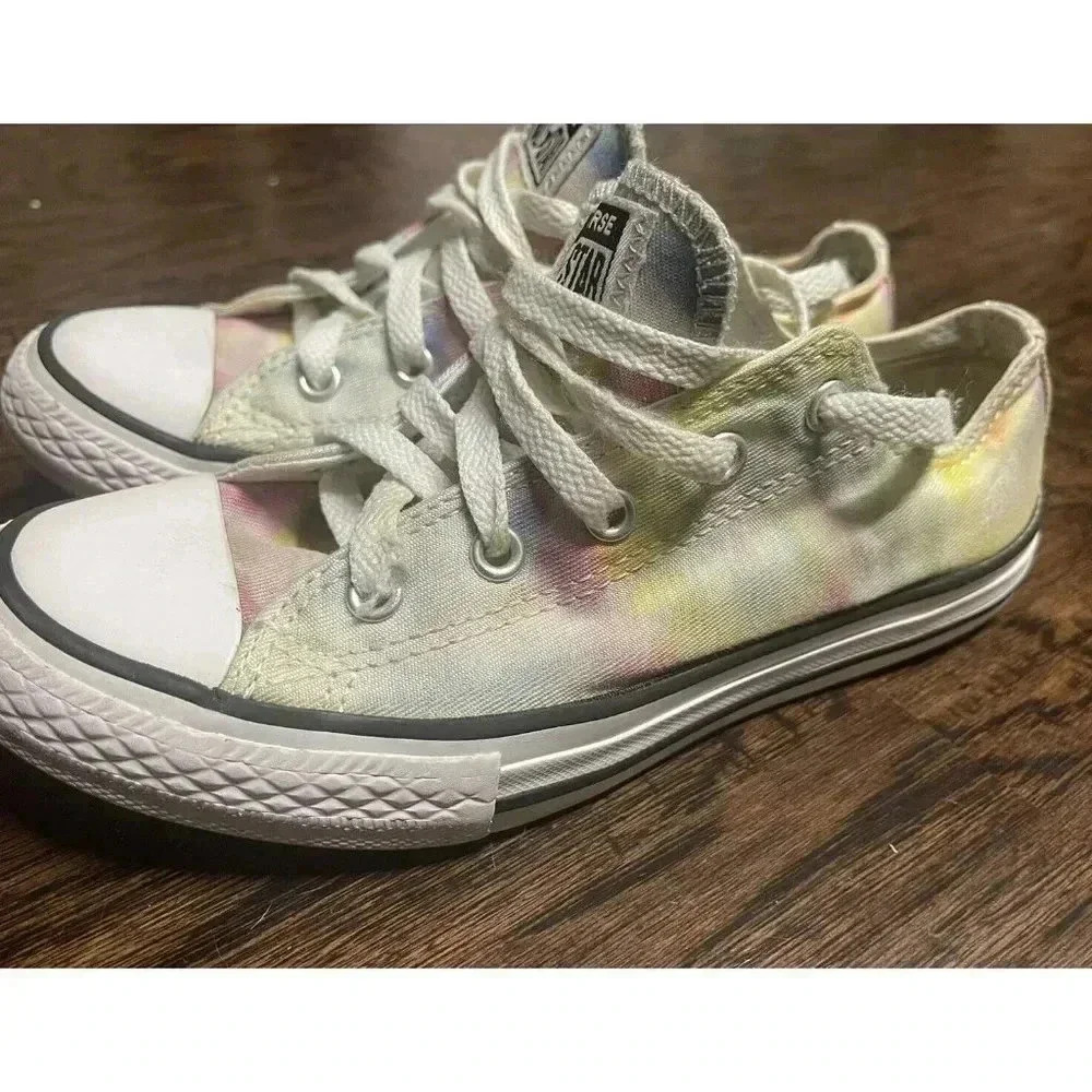 Girls, Tie-dye Converse Shoes, size‎ 2 - Picture 4 of 8